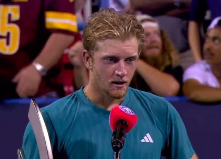 Ceremonia desgarradora en Washington: De Minaur acabó consolando a Davidovich