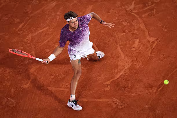  El temple encumbra a Cobolli y se mete en las semifinales de Roland Garros