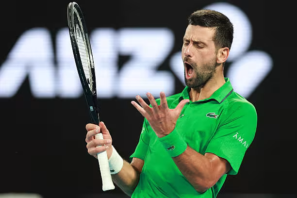 Histórico Djokovic: se carga a Sinner y se cita con Alcaraz en la final de Australia