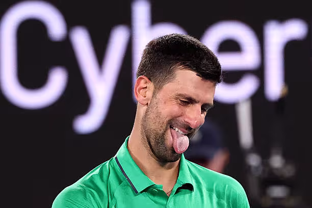 El Djokovic más 'vintage' se pone a 100, arrolla a Martínez y afila sus armas