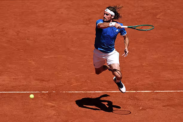 Tsitsipas describe cómo es jugar con calor extremo en Roland Garros
