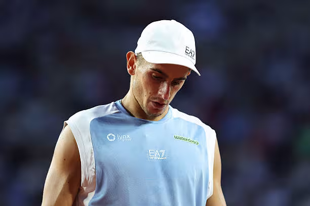 Arnaldi explica su retirada de Roland Garros: "Me desperté a la una de la madrugada y empecé a vomitar"