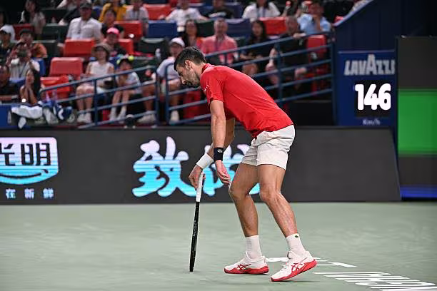 Djokovic honra al tenis y engrandece su leyenda en Shanghái
