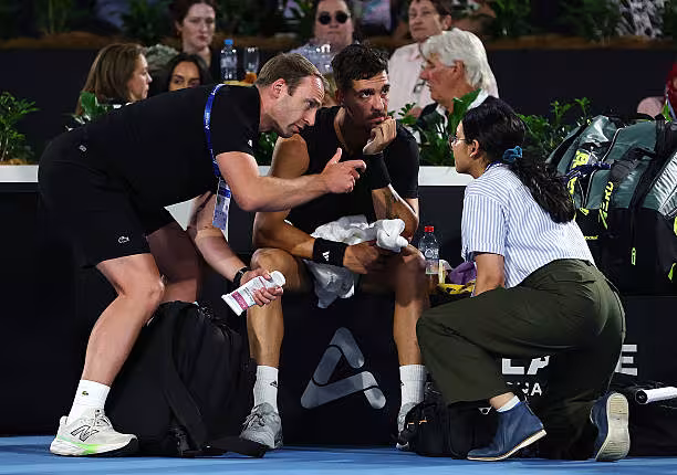 Kokkinakis, entre la euforia y el dolor en su vuelta: "A veces me pregunto a qué coste juego al tenis"