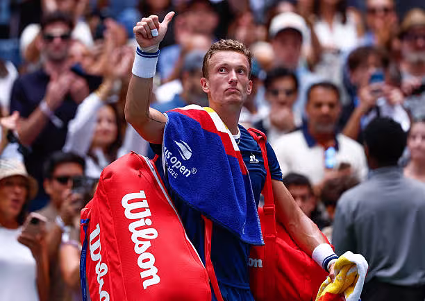 Lehecka se rinde a Alcaraz: "Hoy me enfrenté a su versión de Grand Slam"