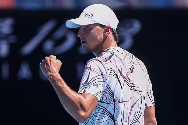 Horario y dónde ver a Jannik Sinner en octavos de final del Open de Australia 2026 ante Darderi