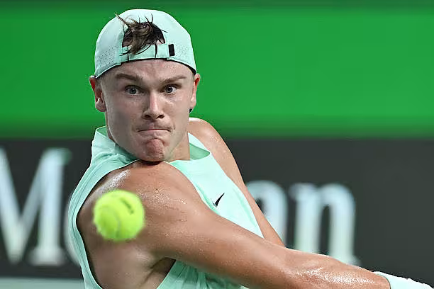 Rune estalla contra la ATP: "Debe haber una regla de calor extremo, como en los Grand Slams"