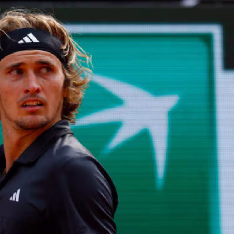 Zverev 'pasa' de las flexiones de Kyrgios