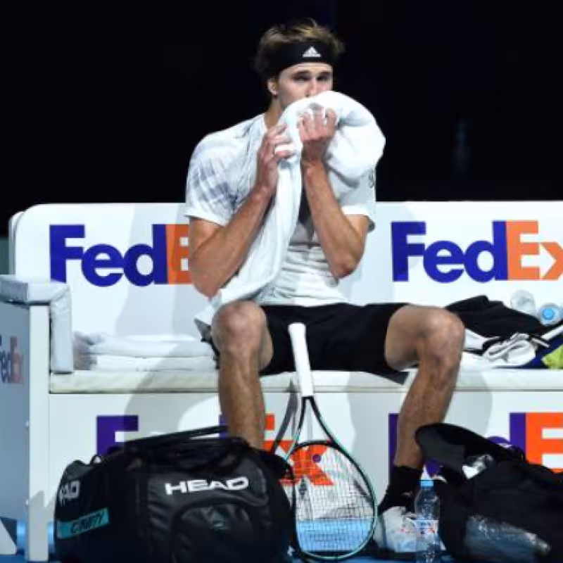 El mundo de Alexander Zverev empieza a tambalearse. Foto: Getty