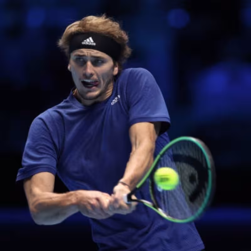 Zverev cumple los pronósticos y avanza a tercera ronda