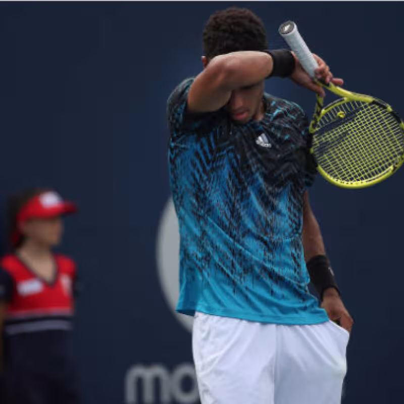 Aliassime se lamenta durante su partido de hoy. Fuente: Getty