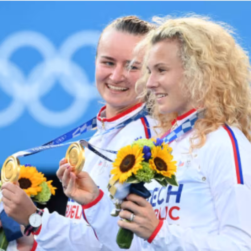 Krejcikova y Siniakova, oro olímpico en Tokio, formarán pareja como locales en Praga. Fuente: Getty