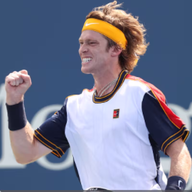 Rublev frena el sueño de Karlovic con rotundidad