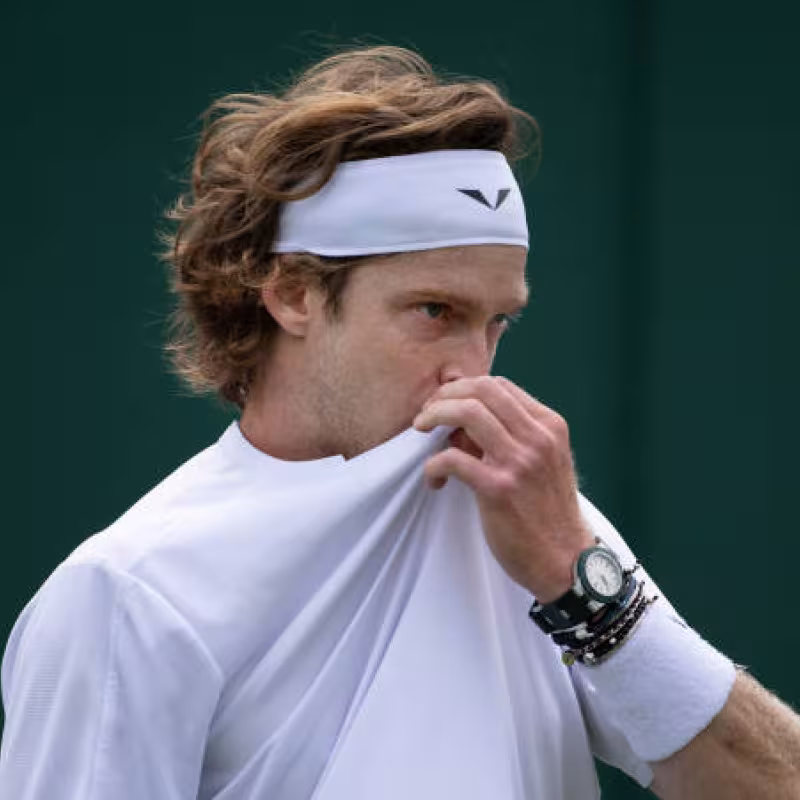 La organización de Wimbledon 2023 cancela 10 partidos de la jornada