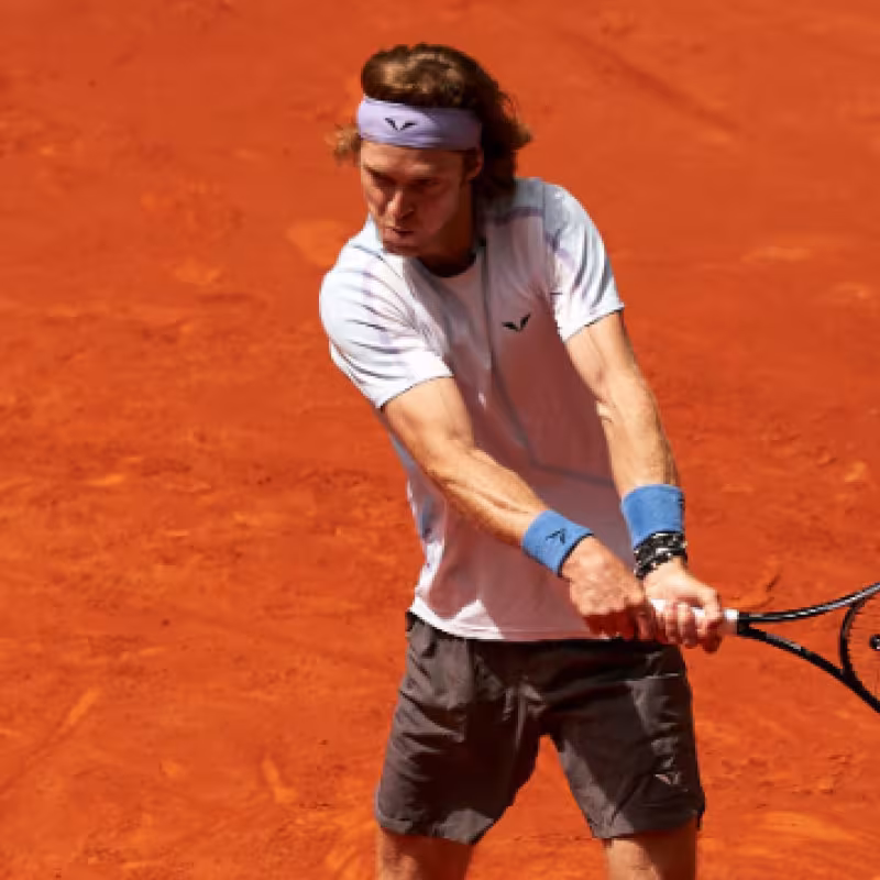 Rublev impone su superioridad ante Nishioka