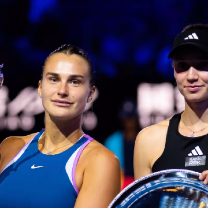 Aryna Sabalenka y Elena Rybakina, campeona y subcampeona del Open de Australia 2023. Foto: Getty