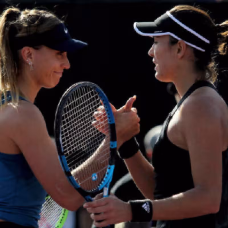 Paula Badosa y Garbiñe Muguruza. Fuente: Getty
