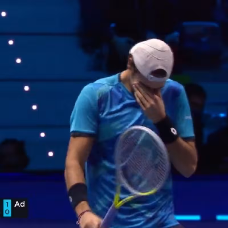 Berrettini rompe en lágrimas al retirarse ante Zverev