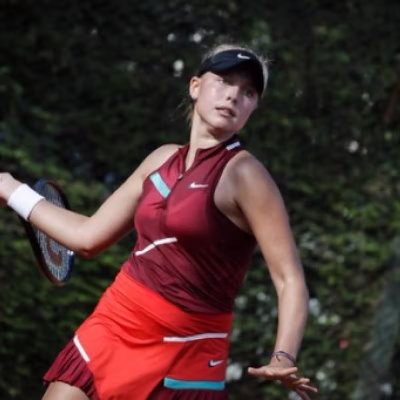 Brenda Fruhvirtova hace historia debutando con 14 años en el circuito WTA