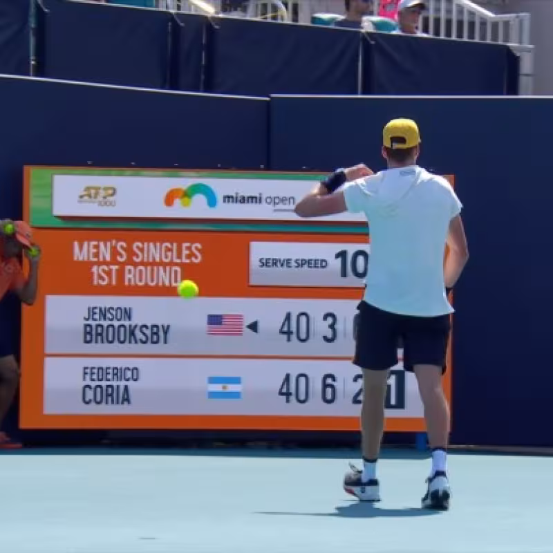 Polémica en Miami: Brooksby golpeó a un recogepelotas con la raqueta... pero no fue descalificado