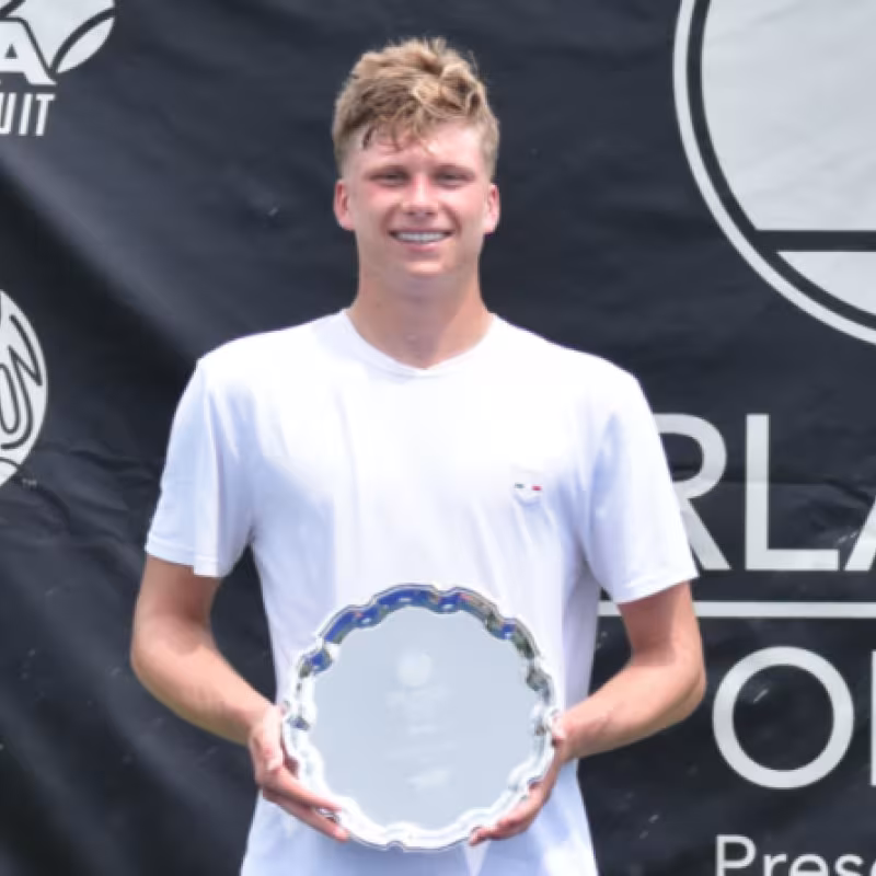 Jenson Brooksby, con el título de campeón en Orlando. Fuente: ATP Challenger Tour