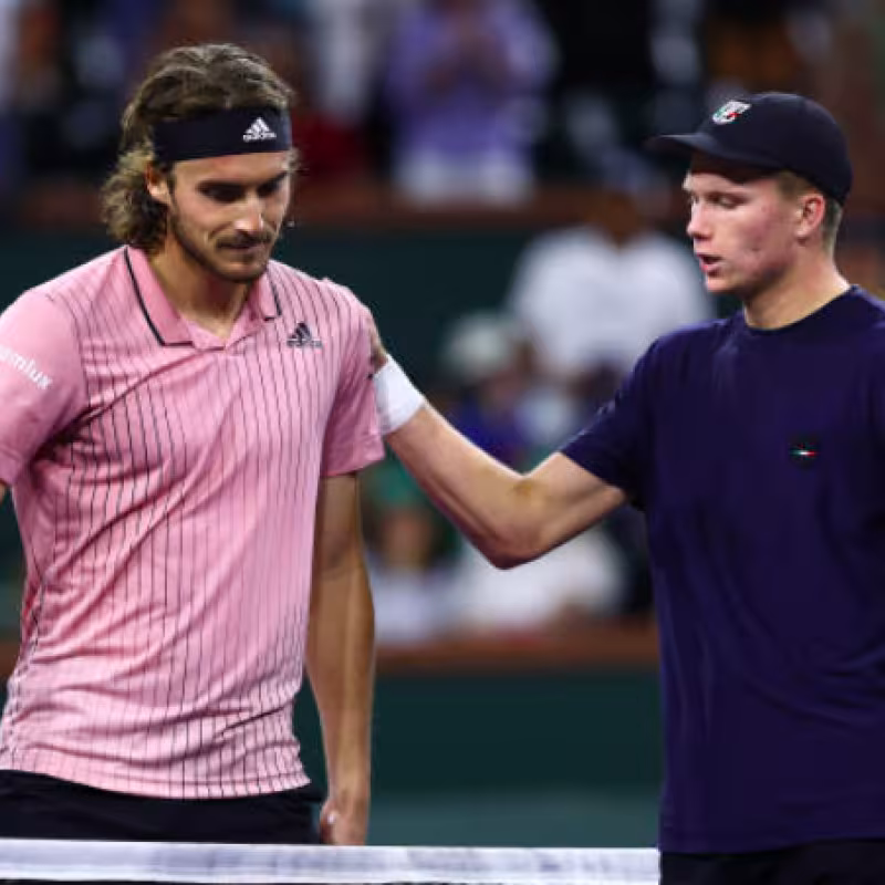 Indian Wells 2022. Brooksby le enseña la puerta de salida a Tsitsipas