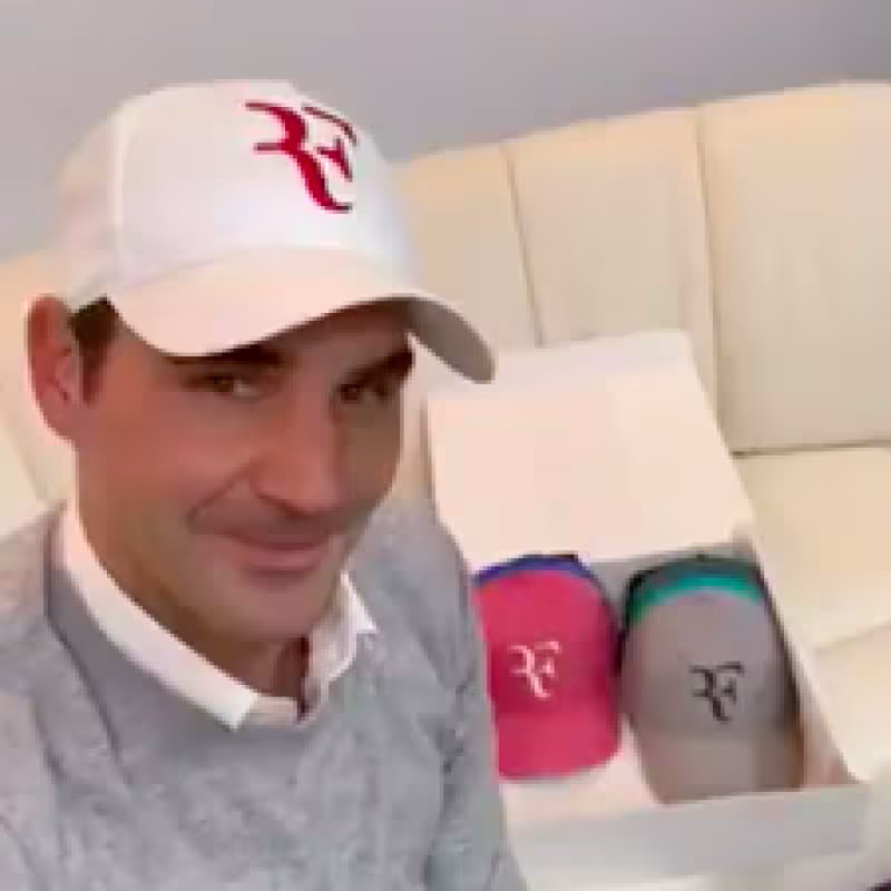 Uniqlo ya comercializa ropa con el logo 'RF' de Roger Federer