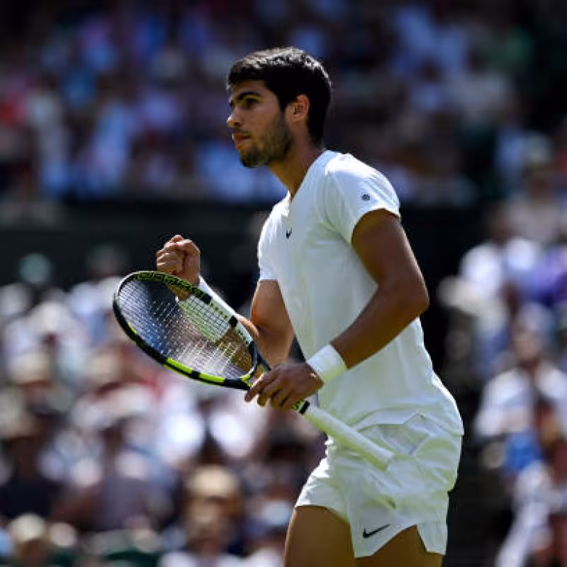 Carlos Alcaraz gana a Alexandre Muller en Wimbledon 2023. Foto: gettyimages