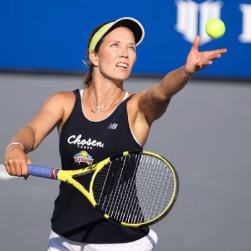 Collins derrota a Cornet y ya está en cuarta ronda del US Open 2022