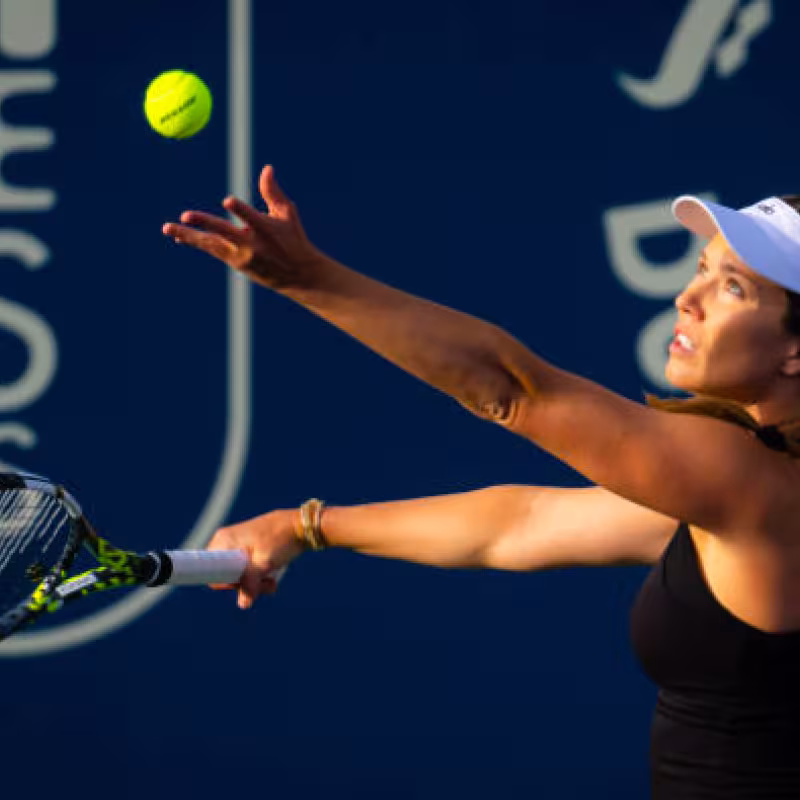 Danielle Collins siendo atendida durante un partido. Fuente: Getty