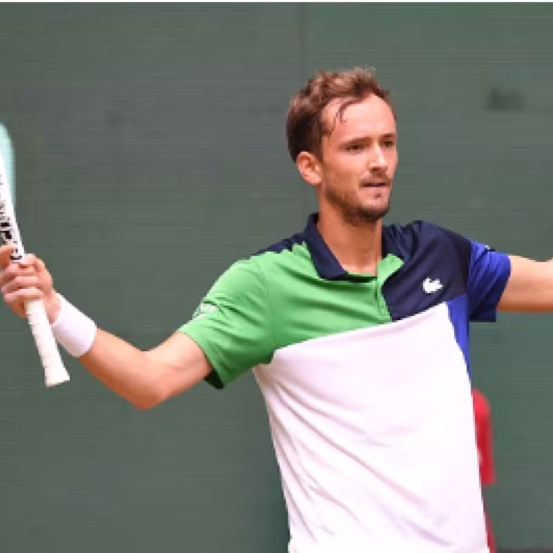 Daniil Medvedev gana a Bautista en Halle 2022. Foto: gettyimages