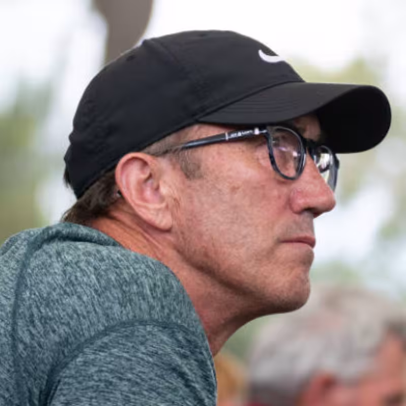 Darren Cahill observando un partido. Fuente: Getty