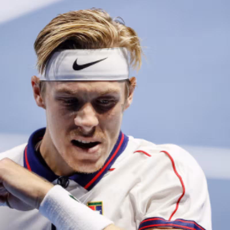 Shapovalov sorprende bajándose del Masters 1000 París-Bery 2021