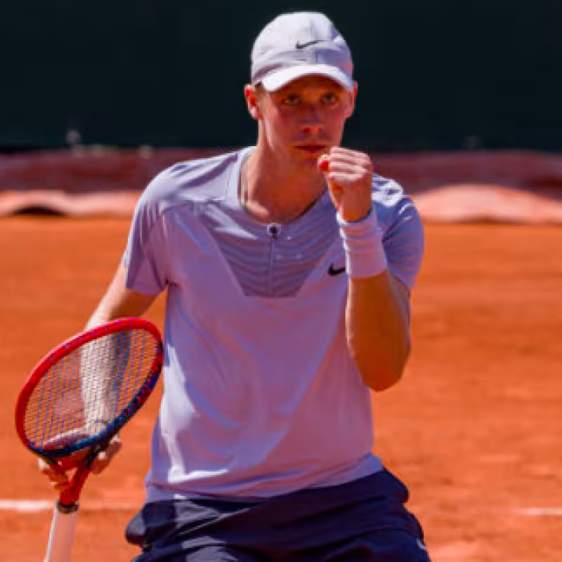 Shapovalov: "Héroes como los que arriesgan la vida por nosotros estos días, son inspiradores"