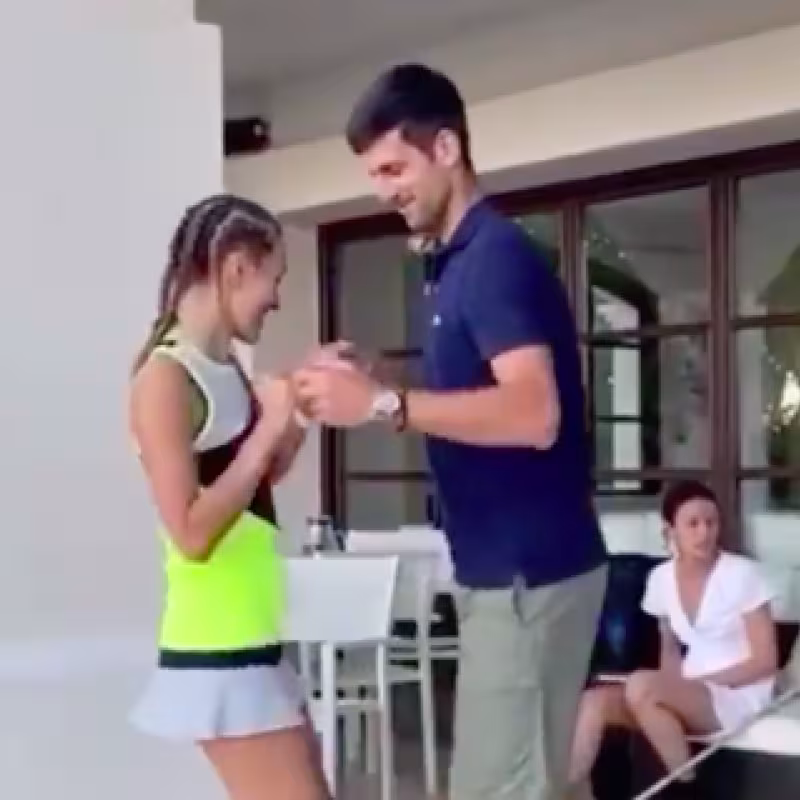 Djokovic baila con su mujer para celebrar los 33 años