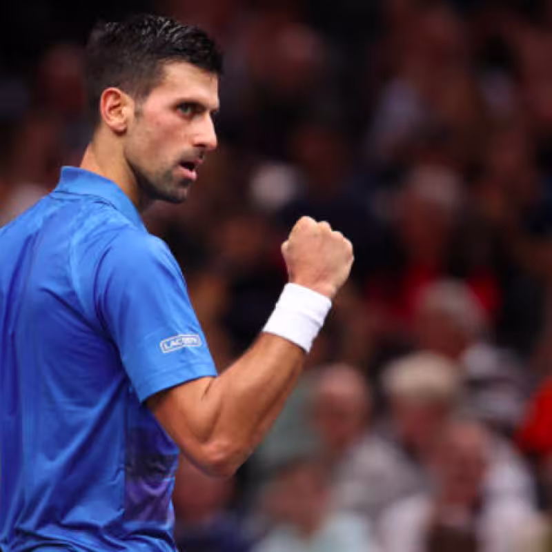 Djokovic durante su partido de tercera ronda en París-Bercy. Foto: Getty