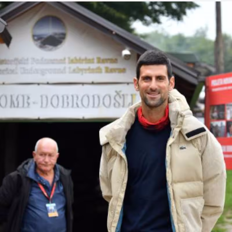 Novak Djokovic descansa en Visoko. Fuente: Getty