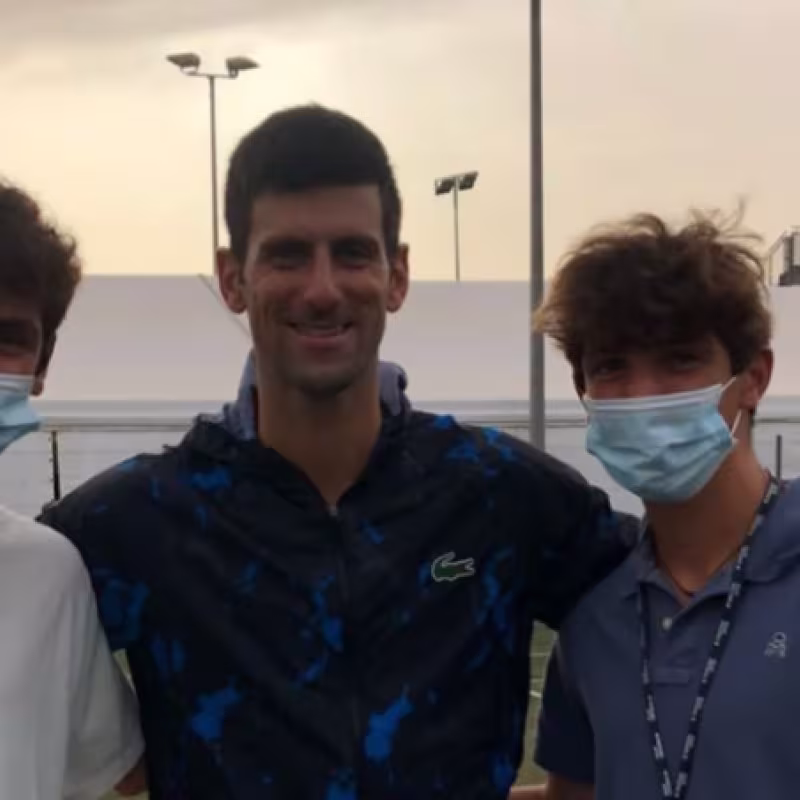 Djokovic conoce a los primos de Nadal
