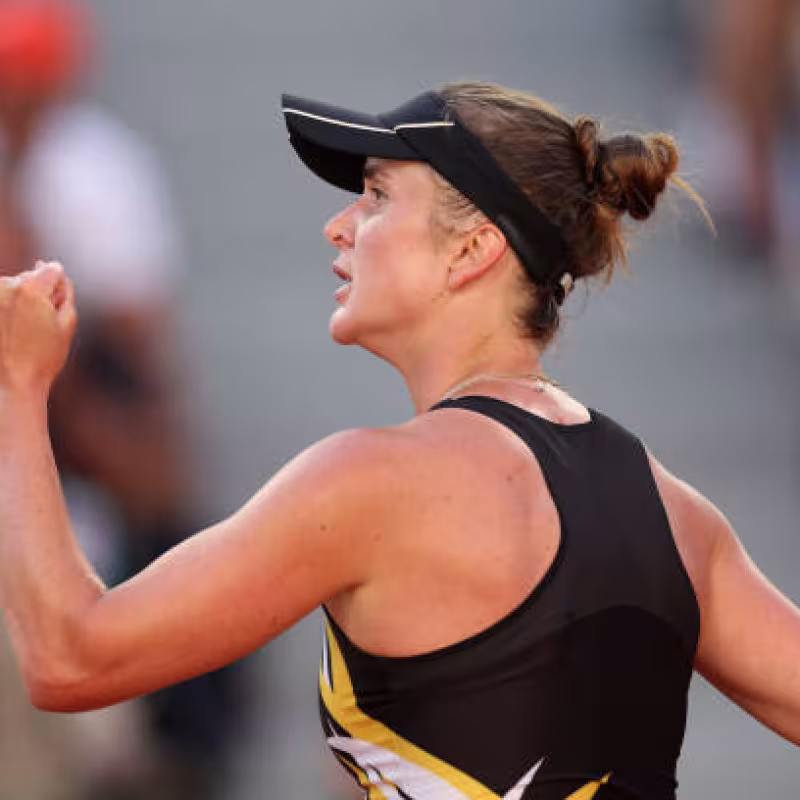 Svitolina prolonga su sueño en París al vencer a Kasatkina