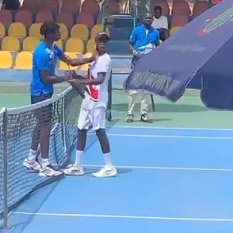 Escandalosas imágenes en el ITF Junior de Accra: le pega un bofetón a su rival tras perder el partido