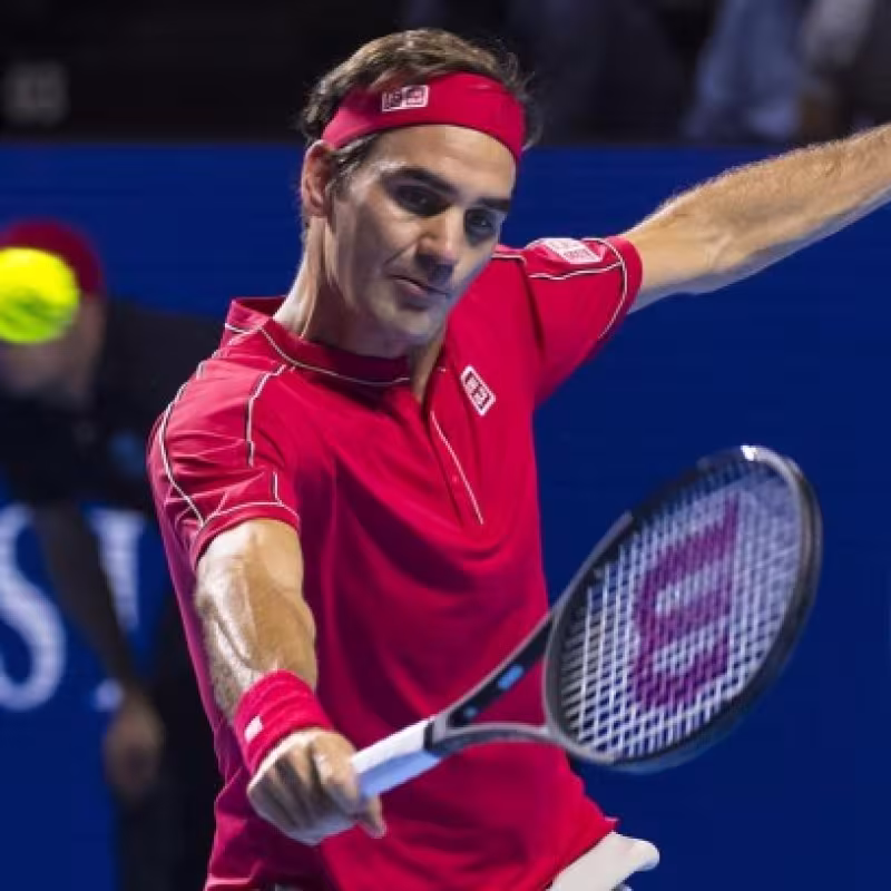Federer reaparece... en el campo de fútbol de su ciudad