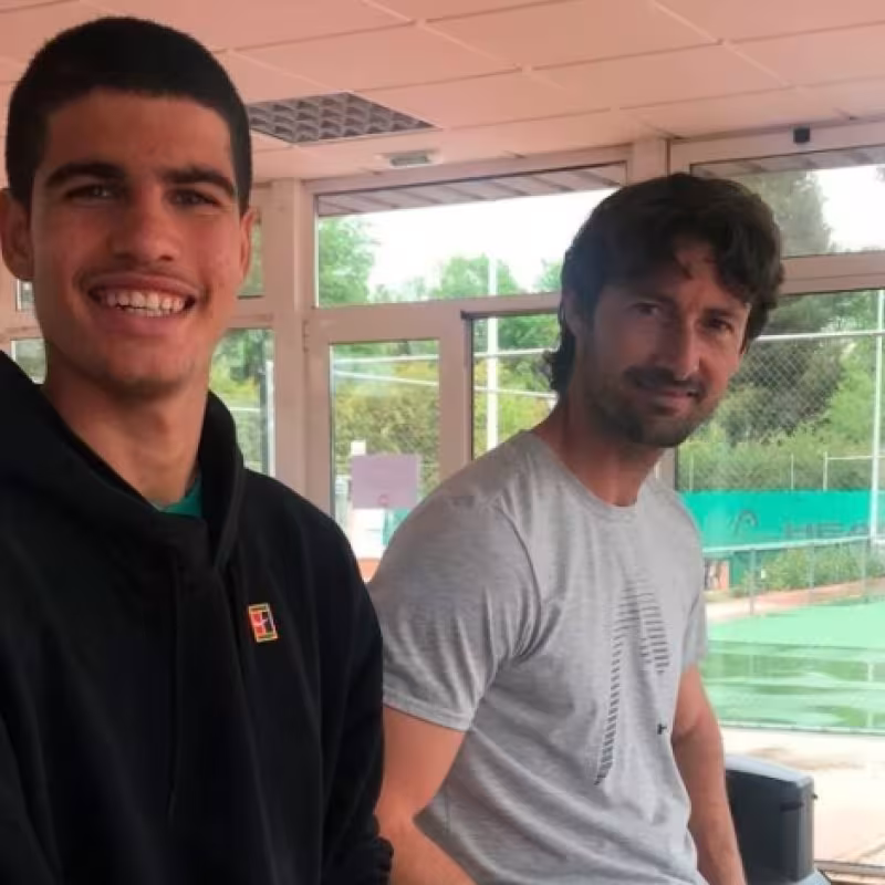 Juan Carlos Ferrero revela cómo se encuentra Alcaraz del codo derecho. Foto: Marca