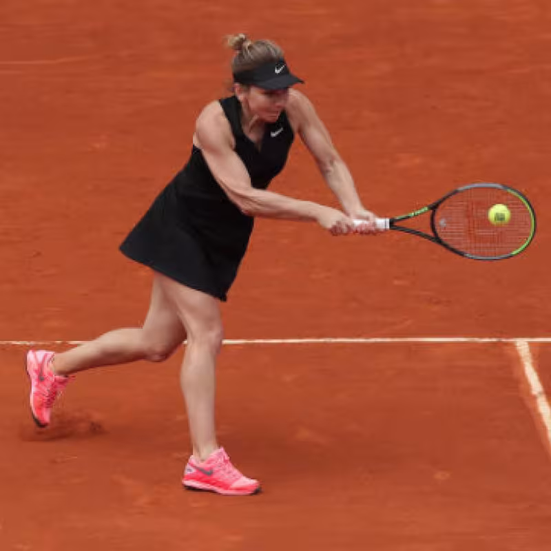 Halep doblega a Zheng para acceder a tercera ronda