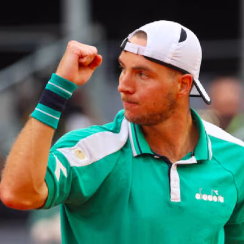 Struff derrota a un peleador Cachín