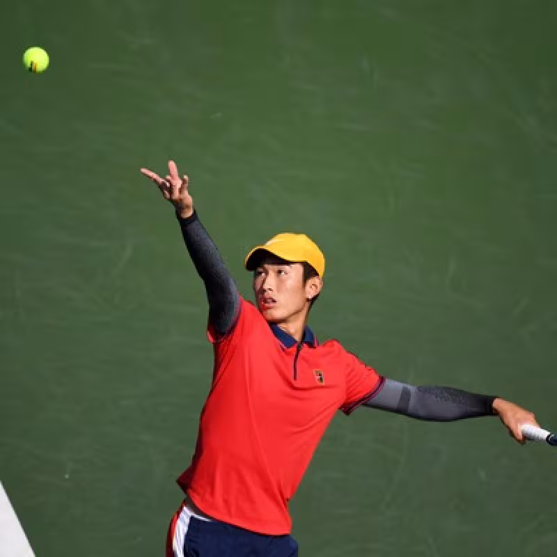 Juncheng Shang, el diamante en bruto del tenis chino, gana por primera vez a un top-100