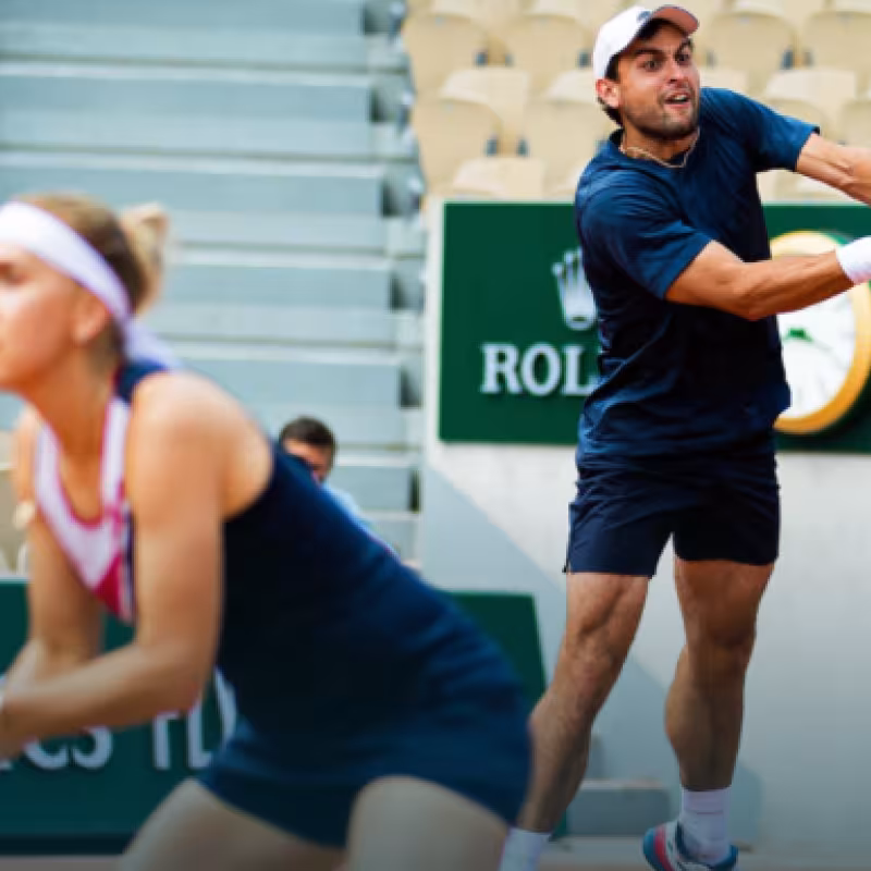 Karatsev y Vesnina, la pareja de moda que puede ganar Roland Garros