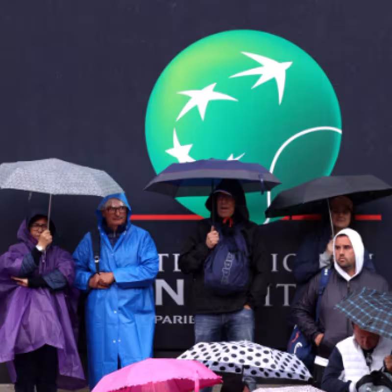 La lluvia aplaza los partidos del sábado en Roma