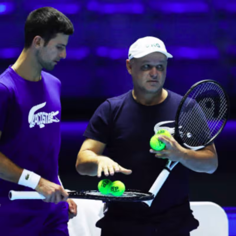 Maria Vajda junto a Novak Djokovic. Foto: Getty