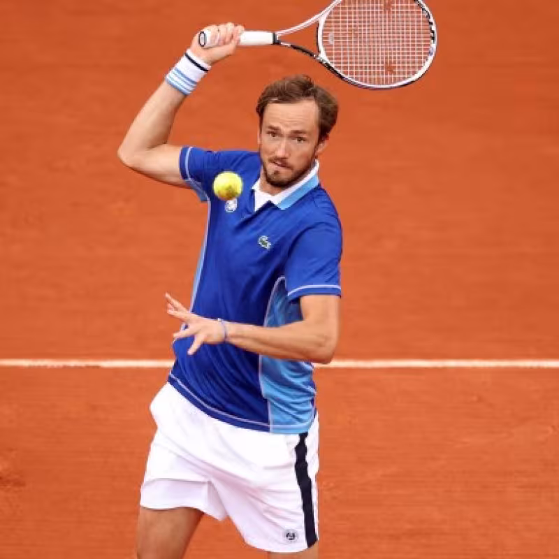 Medvedev cumple y se cita con Kecmanovic en una tercera ronda de infarto