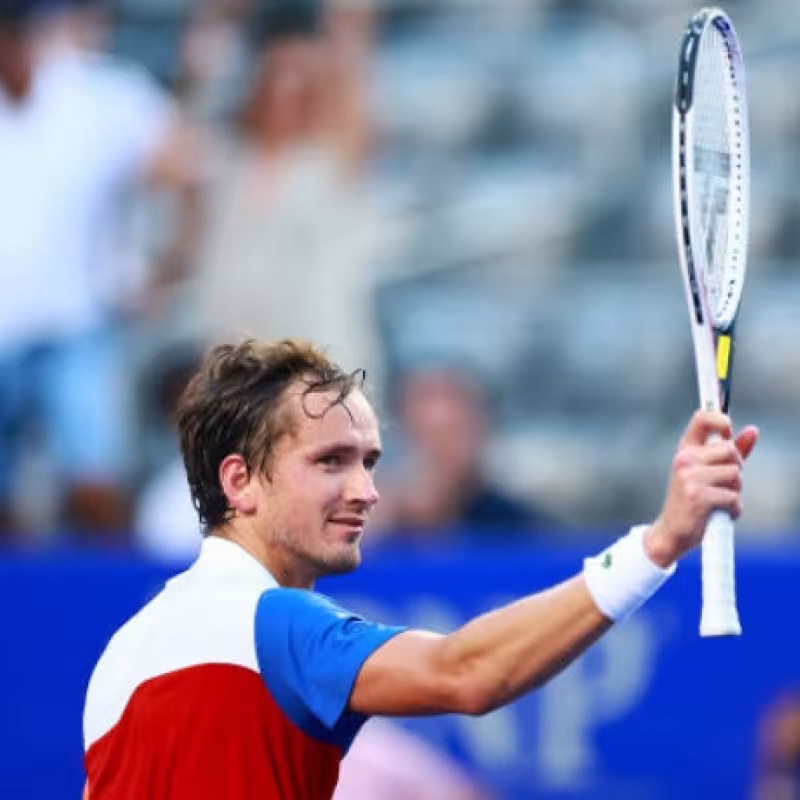 El número uno del mundo Daniil Medvedev podrá seguir compitiendo finalmente. Foto: Getty